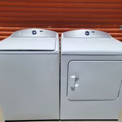 Just Like Brand New!!! Top Of The Line!!! Kenmore, Energy Star, Huge Capacity, 600 Series Washer and Smart Dry, Electric, 220 Volt, Dryer!!! Must See!