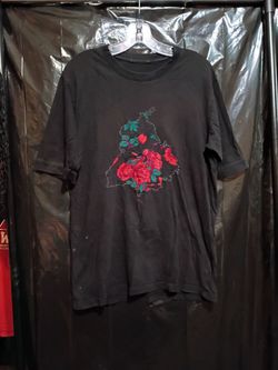 Khirda Punjab Embroidery Tshirt - Brand Urbantheka. Size Medium.