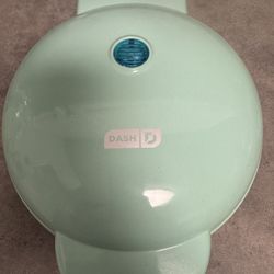 Dash Waffle Pan