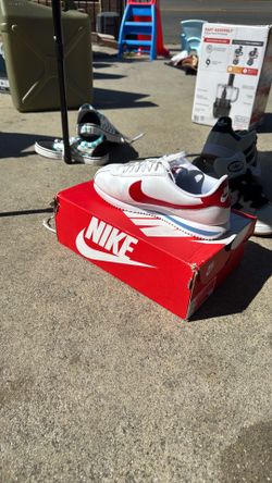 Nike Cortes 9.5