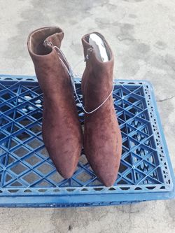 Boots $10