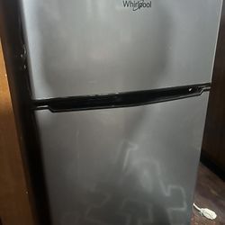Whirlpool Mini Fridge 
