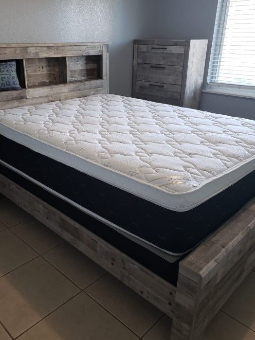 NEW QUEEN PILLOW TOP MATTRESS WITH BOX SPRING ♨️ Bed frame is not available