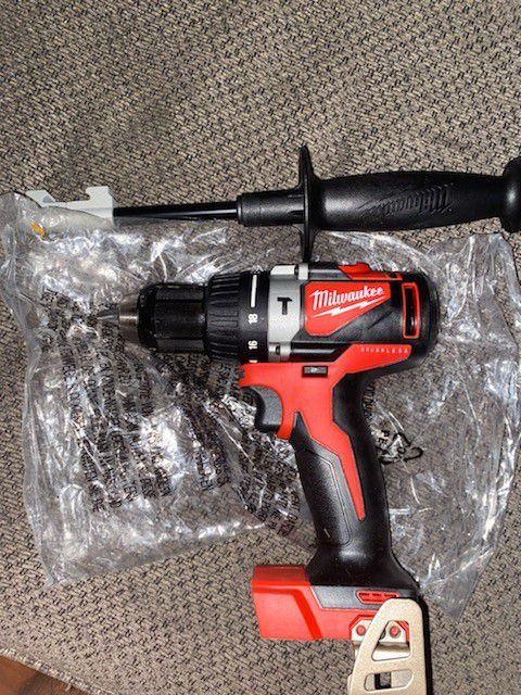 Milwaukee m18 Brushless Hammer Drills new, price is firm/taladro nuevo m18 Brushless no pilas ni cargador precio firme no asepto ofertas