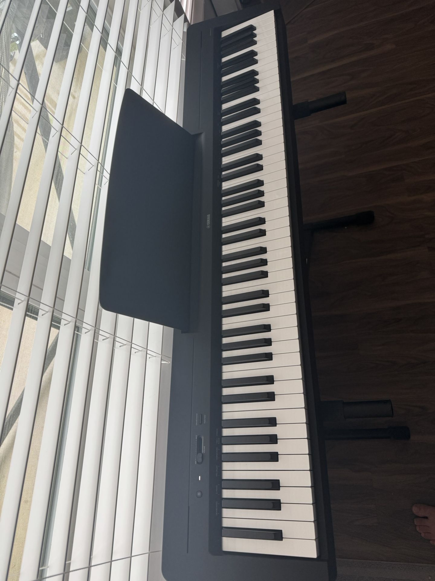 Yamaha P-143 Keyboard + Stand (Barely Used)