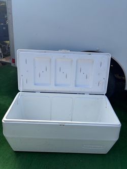 Rubbermaid Large Cooler
