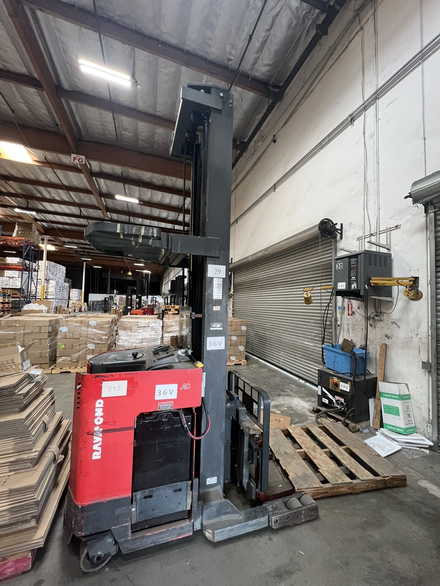 Raymond reach truck forklift 321inch