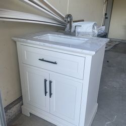 Bathrooom vanity 