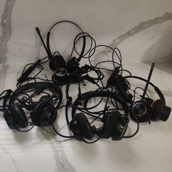 Selling a lot of 5 USB headphones, all fully working. $75  for everything."