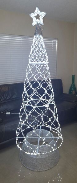 Pre Lit Christmas Tree