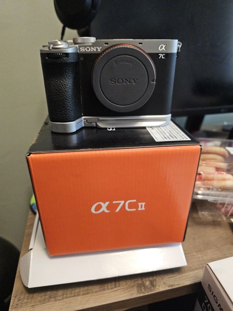 Sony A7cii Silver With Accessories 10k Shutter Count