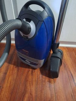 Miele Vacuum. Great Condition. Clean