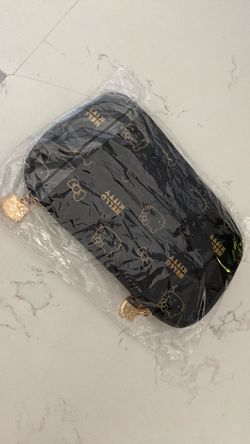 Makeup bag