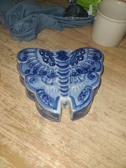 Butterfly Trinket Box Vitage