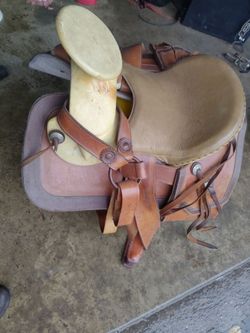 Horse saddle