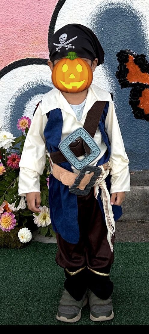 pirate costume size 3-4