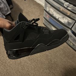 Black Cat 4 Sz 11 (Read Description)