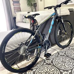 GT Aggresor Pro Medium/ 27.5 MTB 