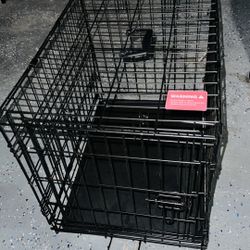 Small–Medium Dog Kennel – $45