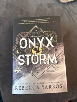 Onyx Storm- Standard Edition