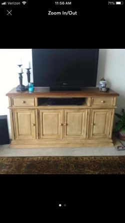 Entertainment center