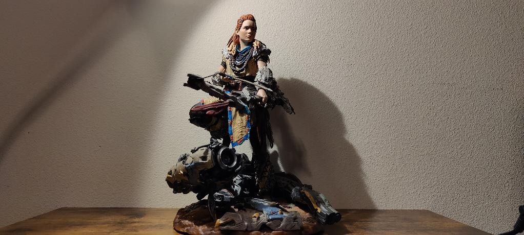 Horizon Zero Dawn Collectors Edition 9" Statue Huntress Aloy Figure