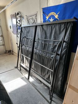 Iron queen size sleigh bed