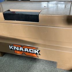 Knaack Jobmaster 32 Job Site Box Tool Box