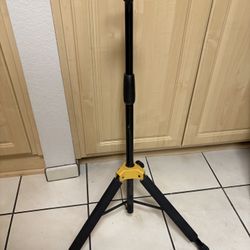 Hercules Adjustable Guitar Stand