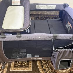 Bed And Bassinet And Box To Play Is 5 Peice For Sale