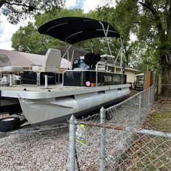 Custom Fishing Pontoon Boat