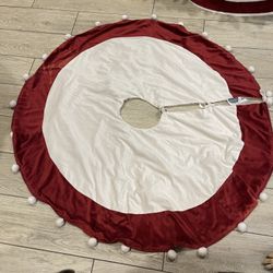 Gorgeous Christmas Tree Skirt