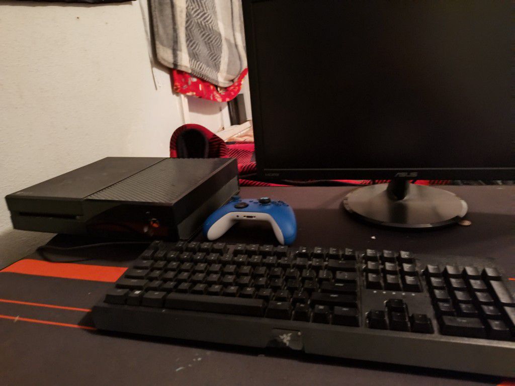 Razor Black Widow Keyboard And Onn Gaming Mouse Bundle 