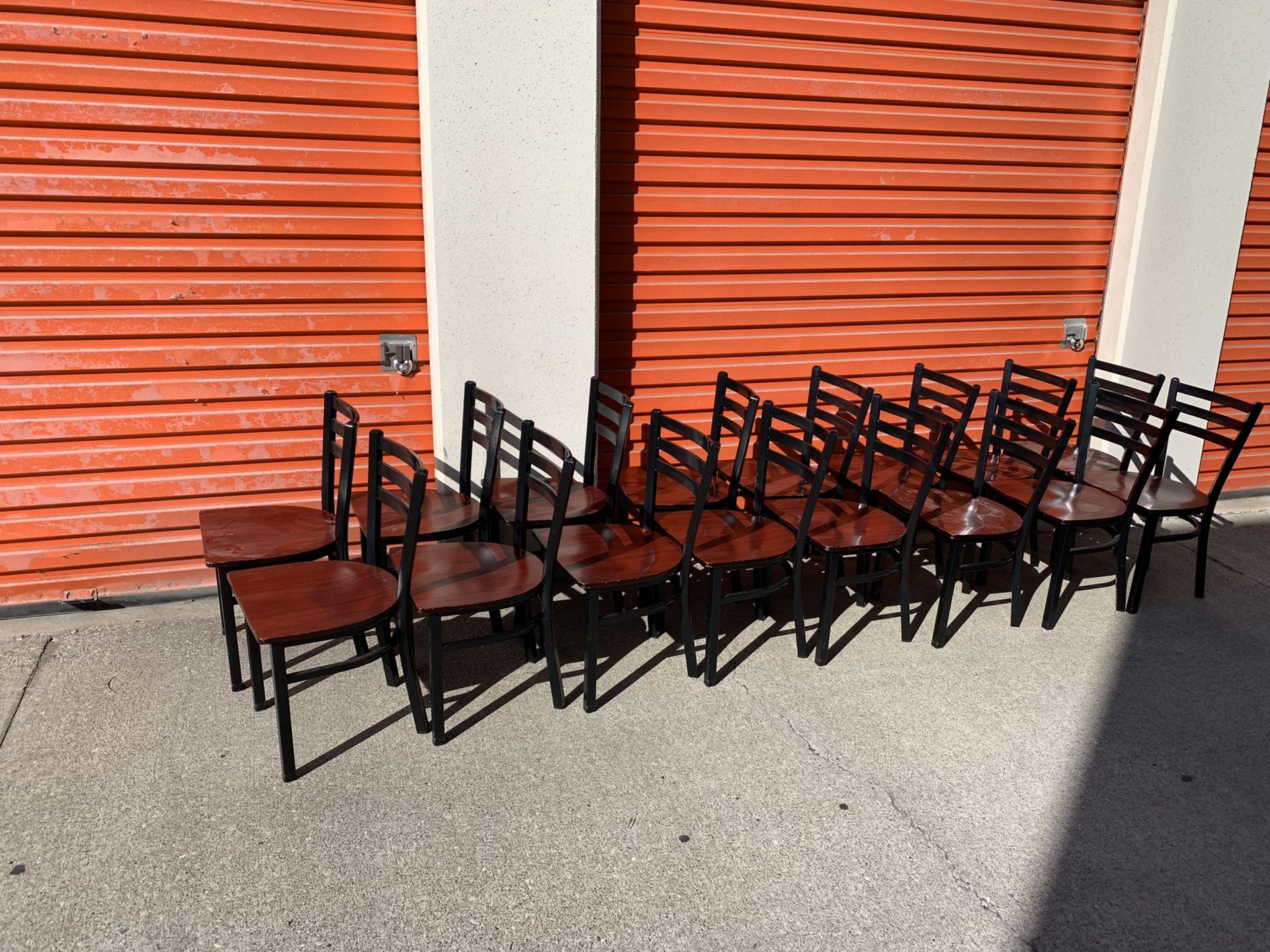 Restaurant chairs x6