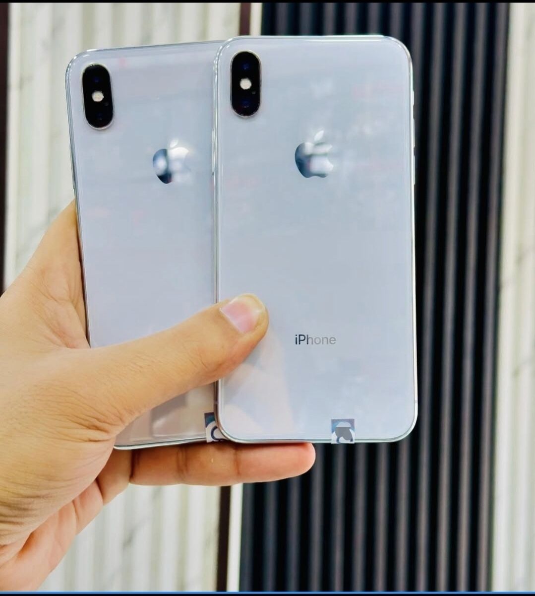 iPhone X Unlocked With Warranty