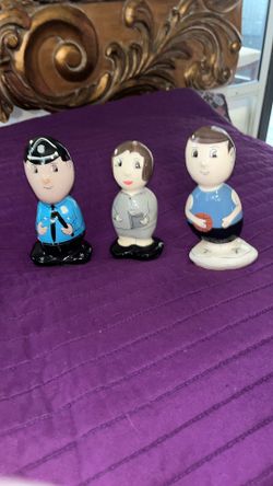 VINTAGE ROCK HEADS PIECES