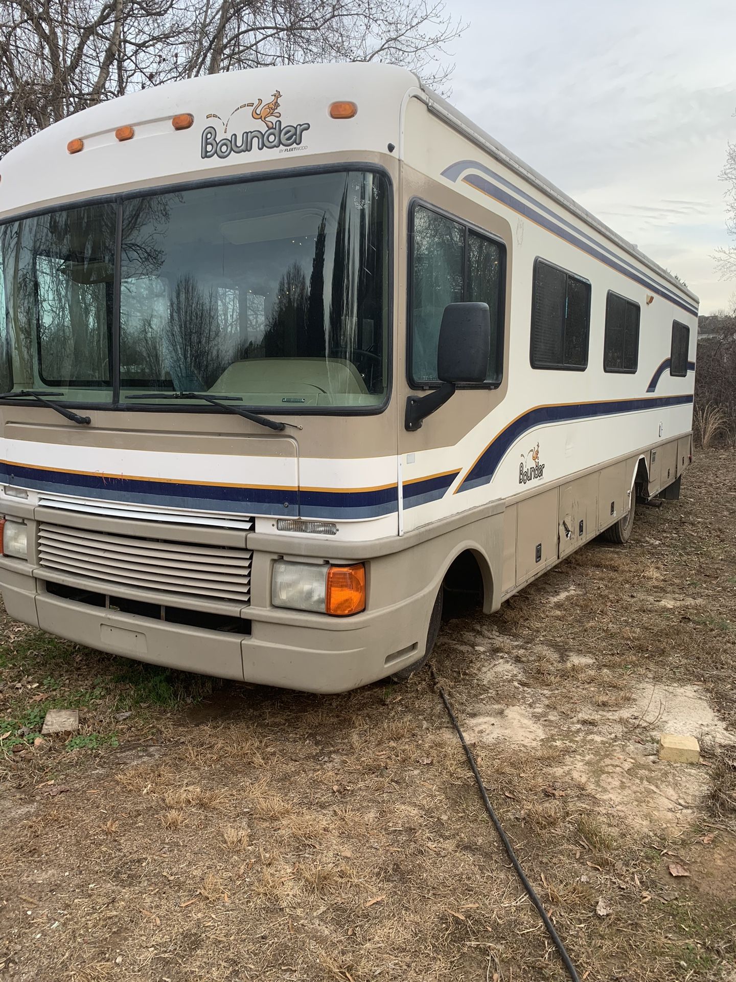 Nice 1998 CHEVY RV FLEETWOOD BOUNDER