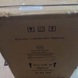 AMERICAN BIOTECH SUPPLY Freezer: 4 cu ft Freezer Capacity, -27° to -33° Freezer Temp Range (C)