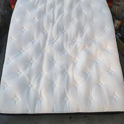 Pillow Top Queen size mattress