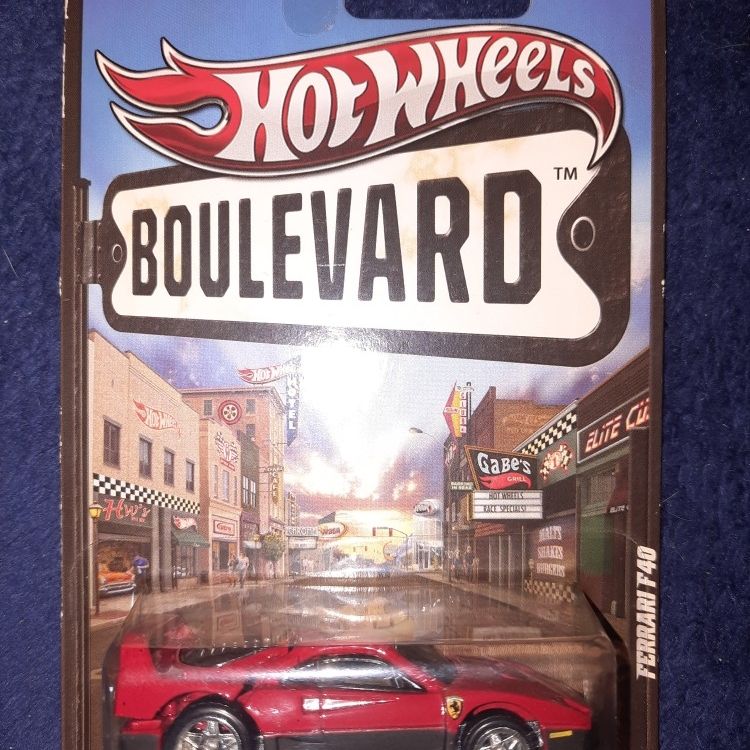 HOT WHEELS BOULEVARD FERRARI F40 for Sale in Weaverville, NC - OfferUp