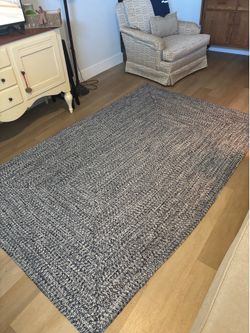 Area Rug braided NUloom with under pad 5 x 8