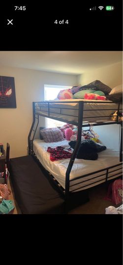 Bunk bed full/quees