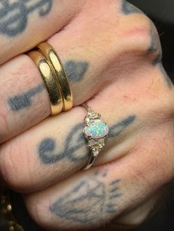Wow 😮‍💨!! 925 Sterling Silver Oval Opal & CZ Ring – Size 8.5 – Beautiful Fire !!(
