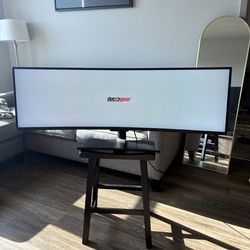 Curved Monitor