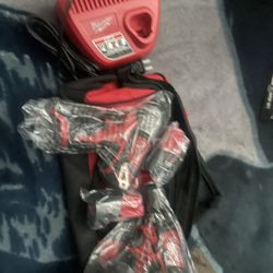 Milwaukee M12 Set Of Drills 