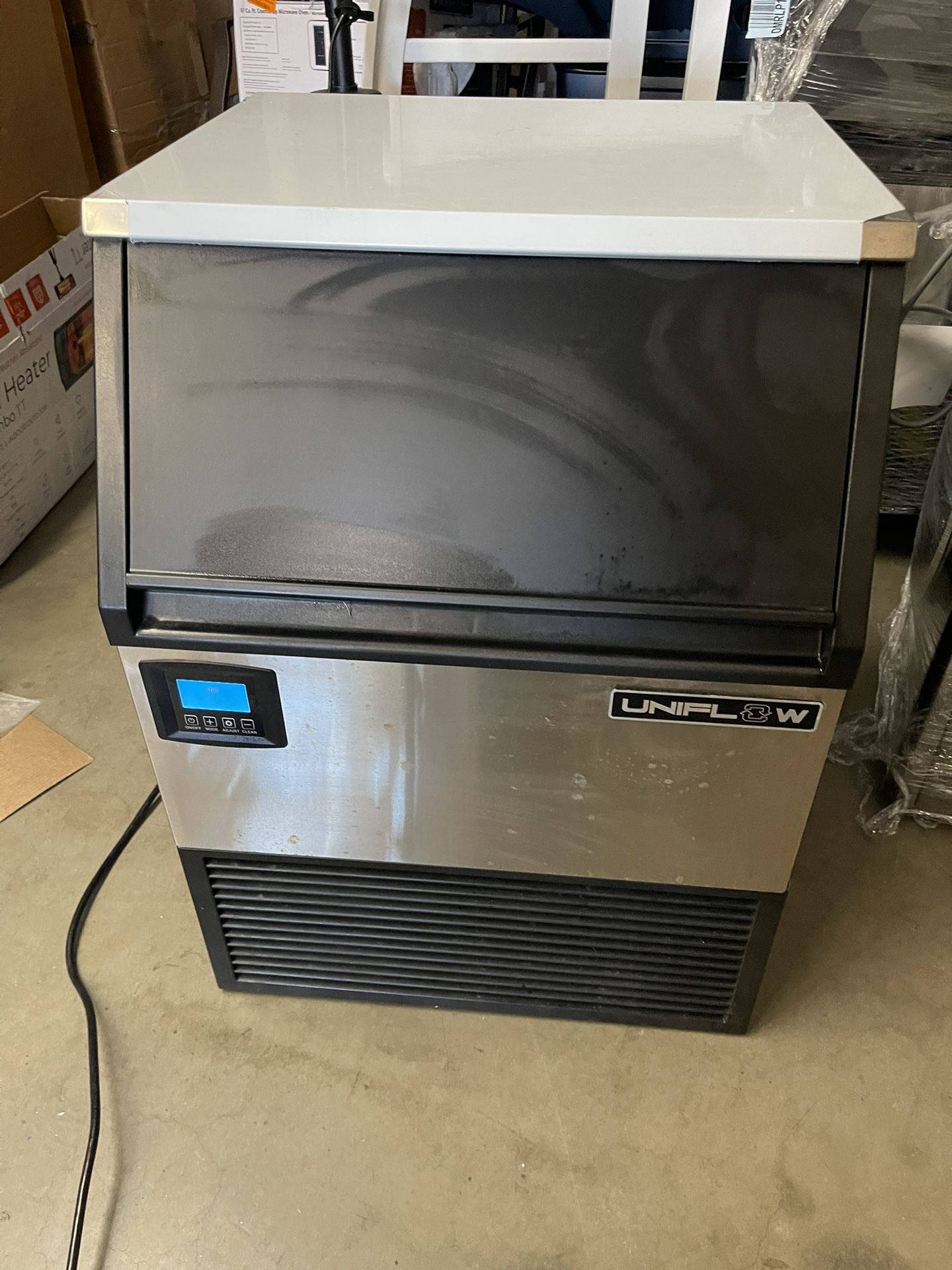 Uniflow UIM225NB Intelligent Series SelfContained Commercial Ice