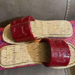 Leather Slide Tory Burch Size 6.