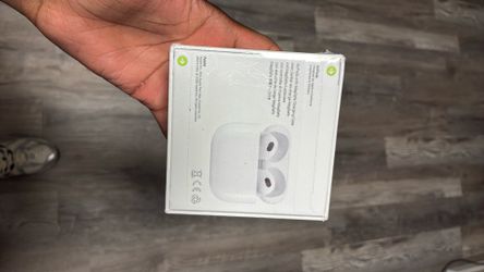 Apple AirPods (3rd Generation) In-Ear Bluetooth Earbuds White MagSafe Case