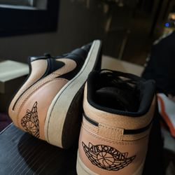  Nike Air Jordan 1 Low "Crimson Tint" sneakers