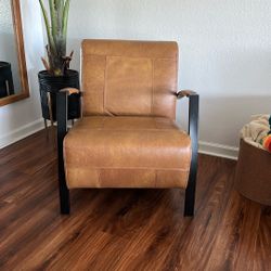 Accent Chair 